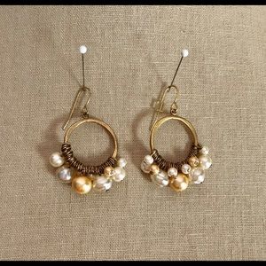 Gold/pearl earrings
